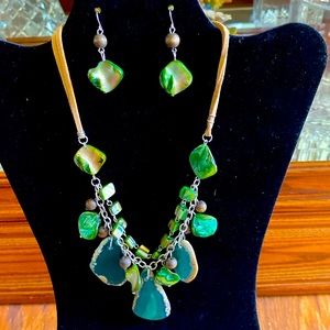 EUC Vintage Green Glass and Shells Leather Chain Necklace and Drop Earrings